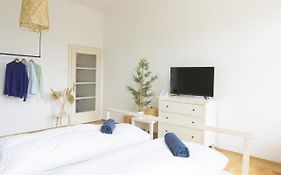 Sunny Apartment Near Belvedere Castle