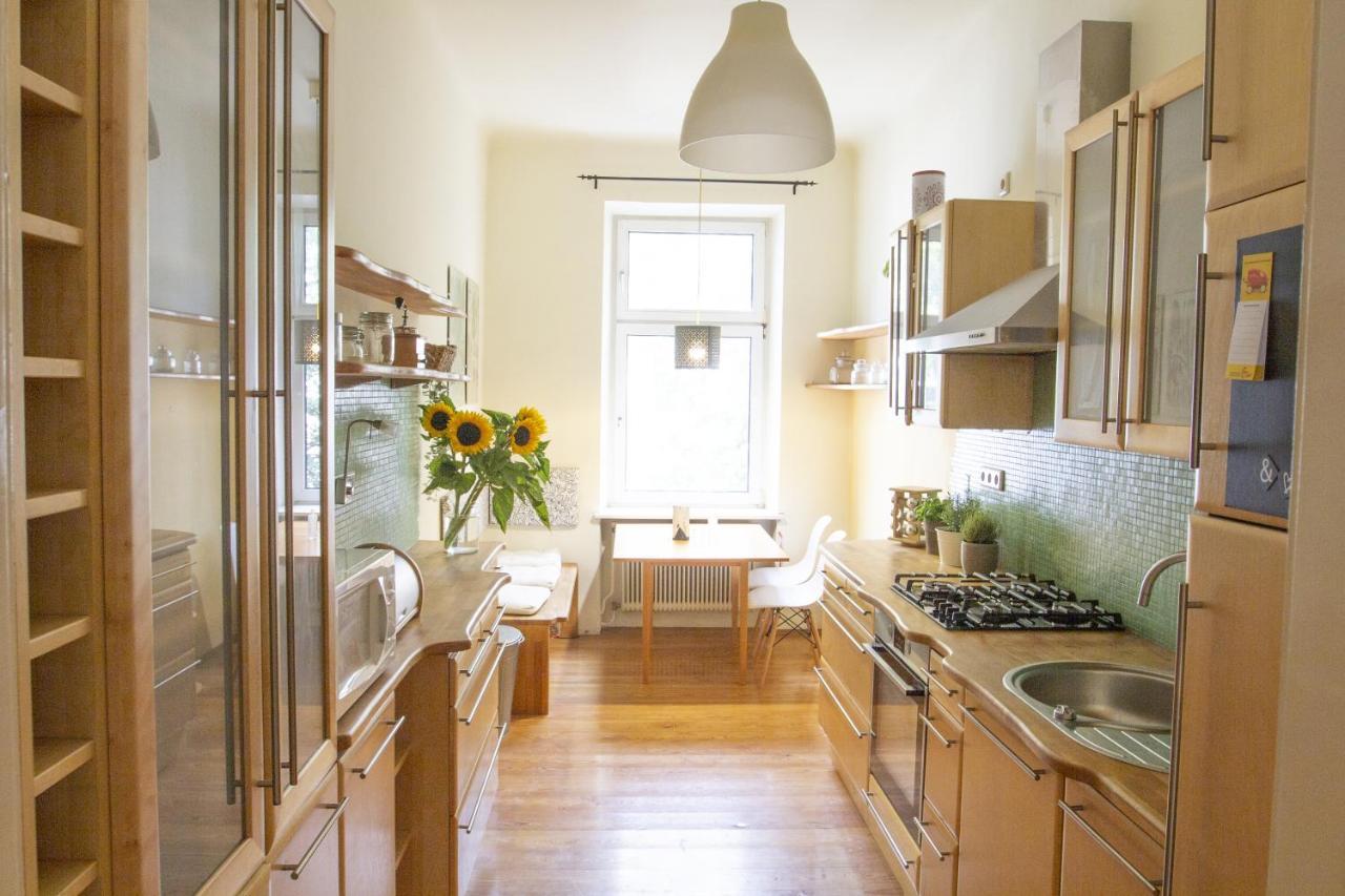Sunny Apartment Near Belvedere Castle Wien Exteriör bild