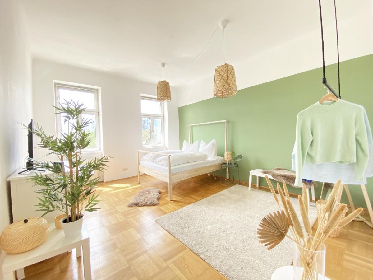 Sunny Apartment Near Belvedere Castle Wien Exteriör bild
